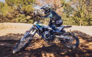 Read more about the article The Ultimate Husqvarna® Dealer Experience at AEO Powersports Mesa, AZ