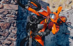Read more about the article Why the 2026 KTM 300 XC-W’s WP XACT Closed Cartridge Fork Matters for Enduro Riders Around Fountain Hills, AZ