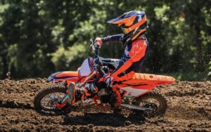 Read more about the article Is the 2025 KTM 50 SX Factory Edition Right for Young Racers around Surprise, AZ?