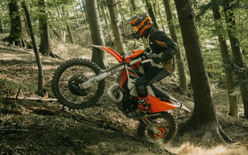 You are currently viewing Should You Choose Map 1 or Map 2 on the 2026 KTM 300 XC for Riverside, CA Trails?